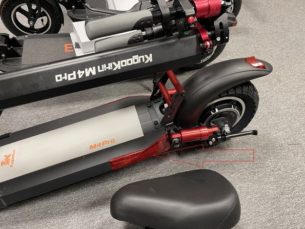 KUGOO KIRIN M4 / M4 PRO ELEKTRINIO PASPIRTUKO Galinės posūkių lempos. 2