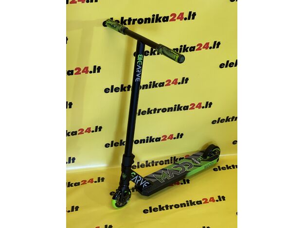 Triukinis Paspirtukas MADD GEAR Carve Pro X 2020 Scooter Black/Green